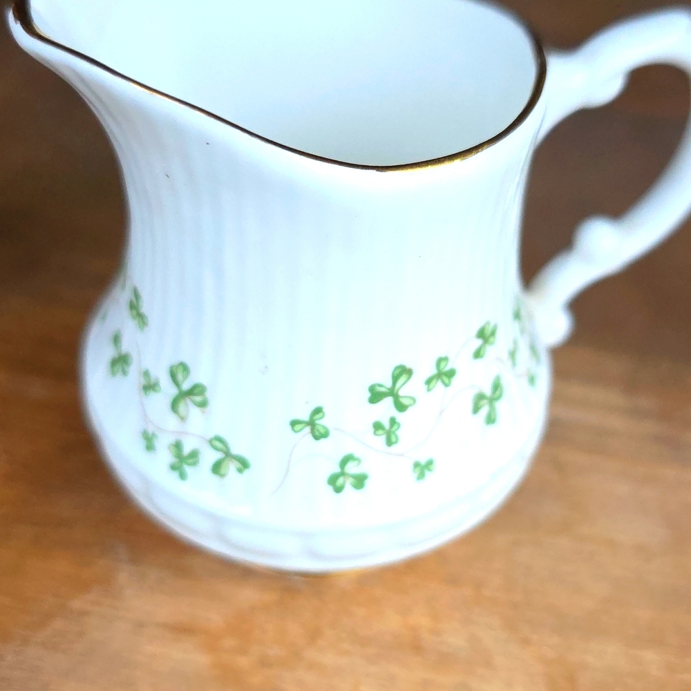 Royal Tara Trellis Shamrock 4-1/4” Creamer Gold Rimmed Galway Ireland